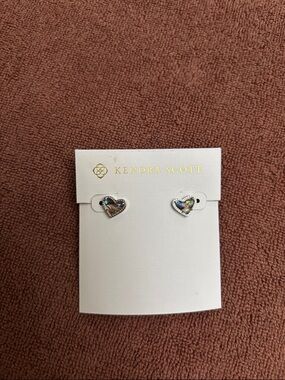 Kendra Scott Iridescent Abalone Heart Stud Earrings in Silver